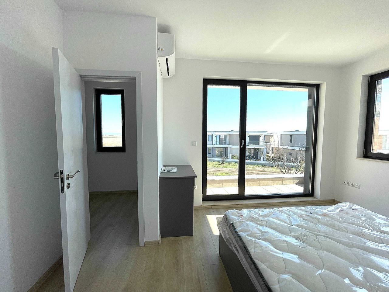 Дава се под наем Къща в Бургас, Сарафово - 112 кв.м за 1200 € - Снимка #12