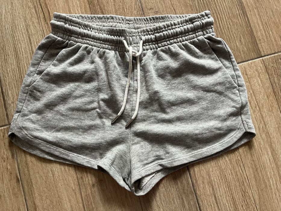 Pantaloni scurți gri H&M