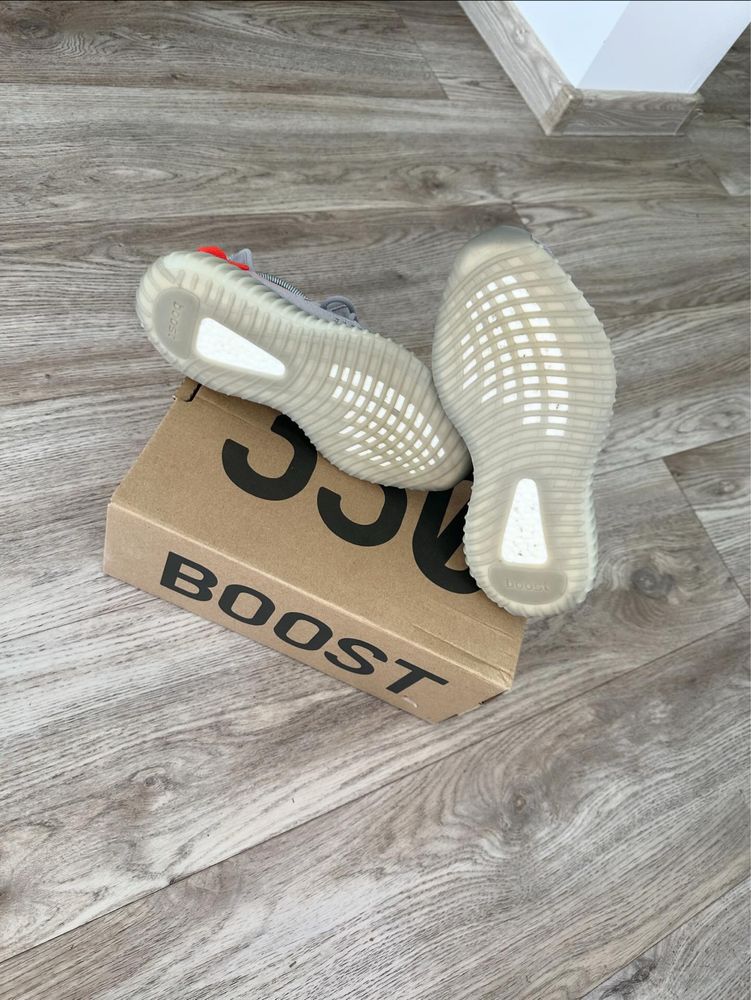 Adidas Yeezy Boost 350 V2 Tail Light