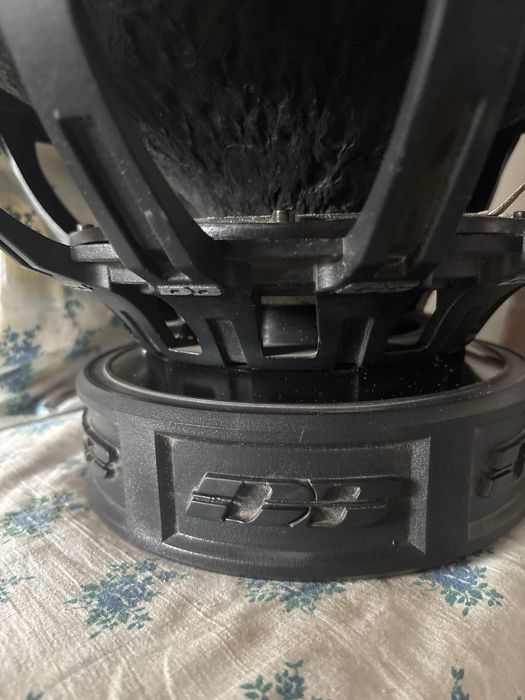 Продам сабвуфер db-sa305d2