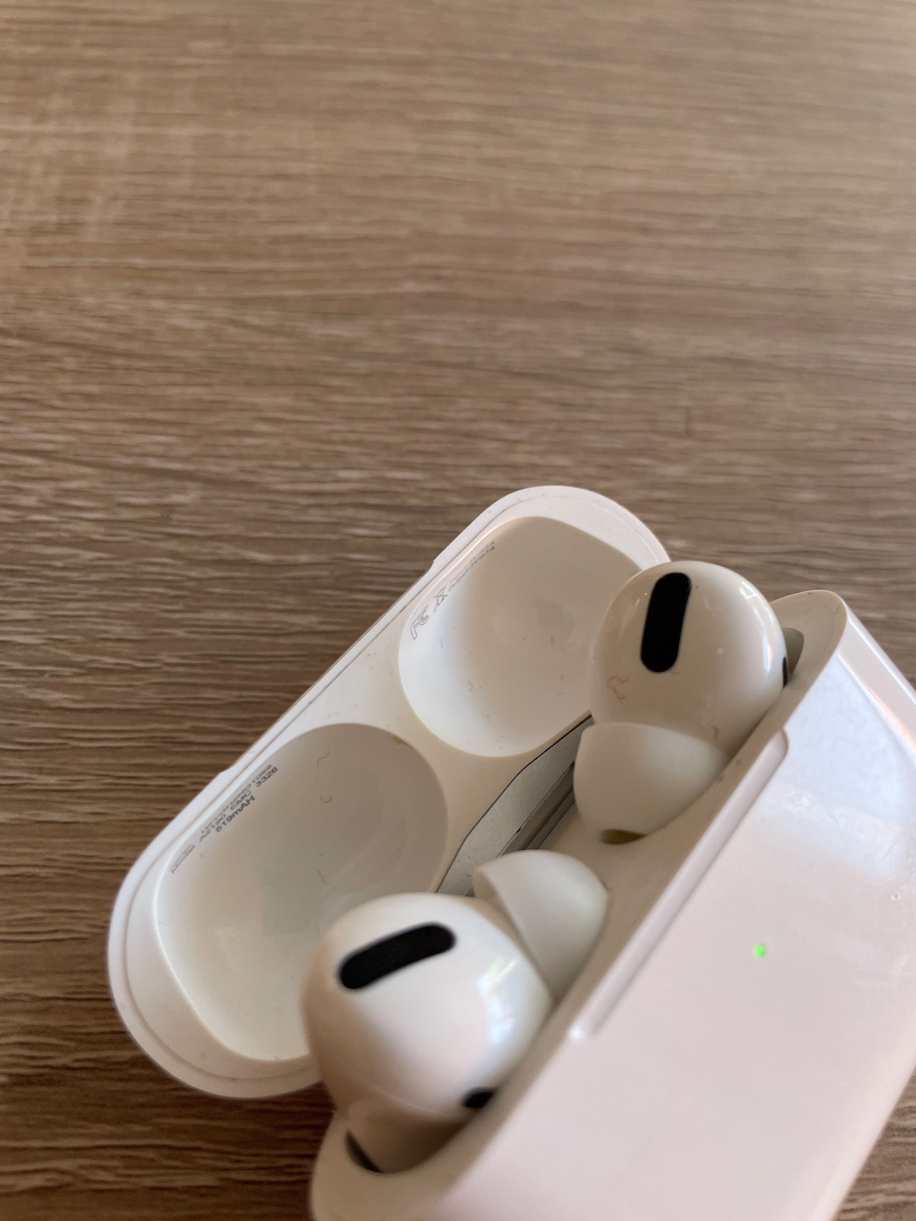 Слушалки AirPods ново и добро поддържано състояние