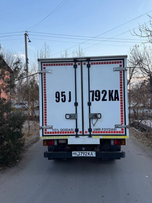 Isuzu NKR55 2.5tonnalik