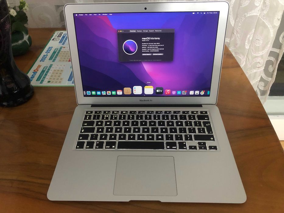 MacBook Air 13,3 '' 2014 i5 1,4 GHz, 4 GB, SSD 128 GB. CA NOU