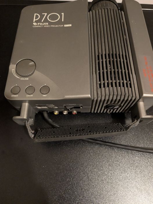 EXCLUSIV Proiectorul video compact FujiX P701