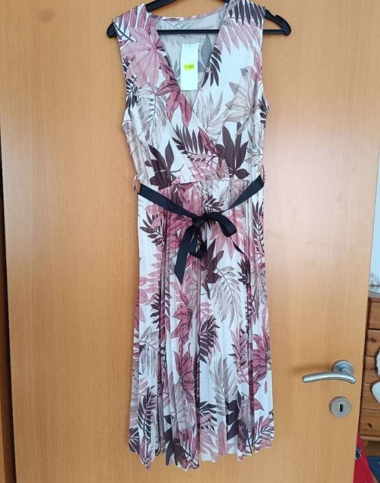 Rochie plisată nouă cu etichetă