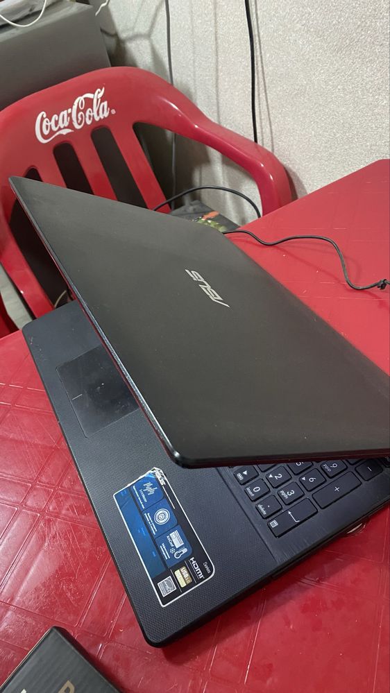 Asus celeron 4gb 2.16ghz