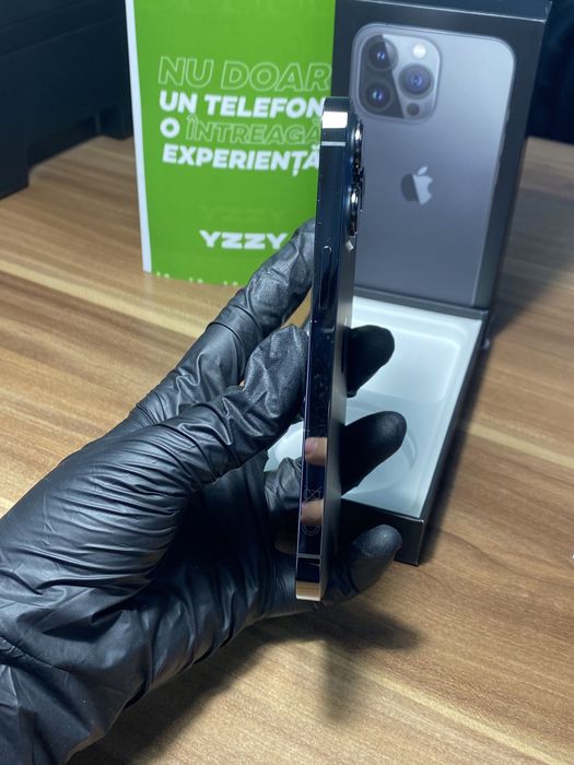 iPhone 13 Pro • 256 GB • Graphite