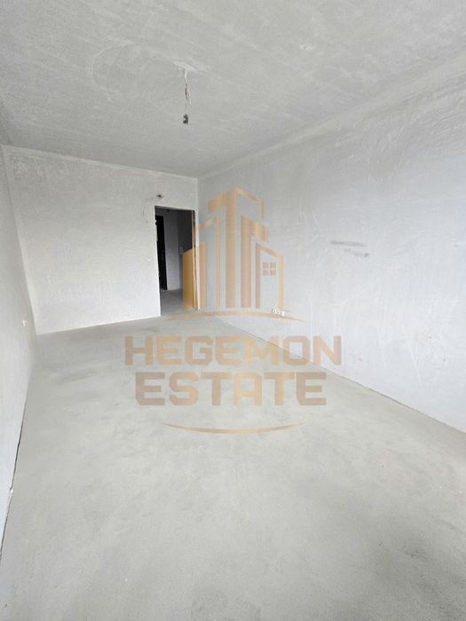 Продава се Двустаен апартамент в к.к. Св.Св. Константин и Елена - 77 кв.м за 2346 €/кв.м - Снимка #4