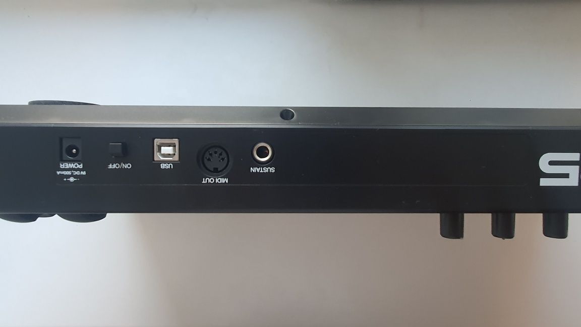 Alesis vi25 миди клавиатура