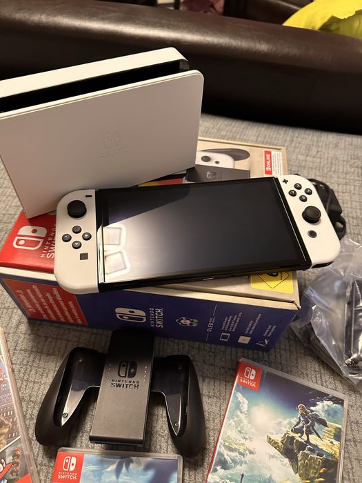 Nintendo Switch OLED (64GB)