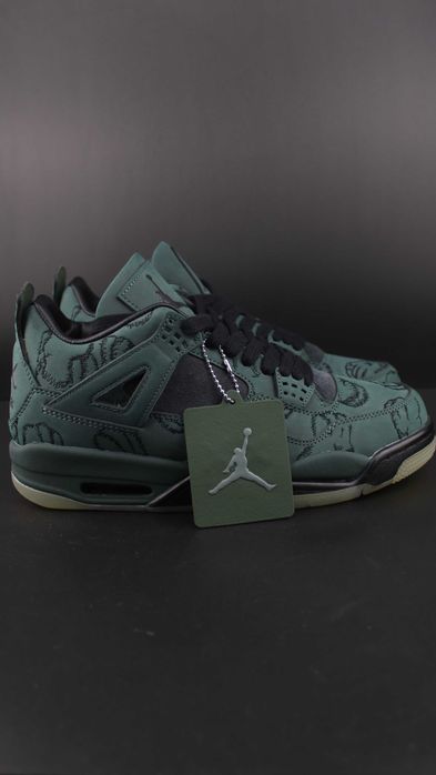 Air Jordan 4 Rerto KAWS + CADOU (40; 43; 44) | TRANSPORT GRATUIT