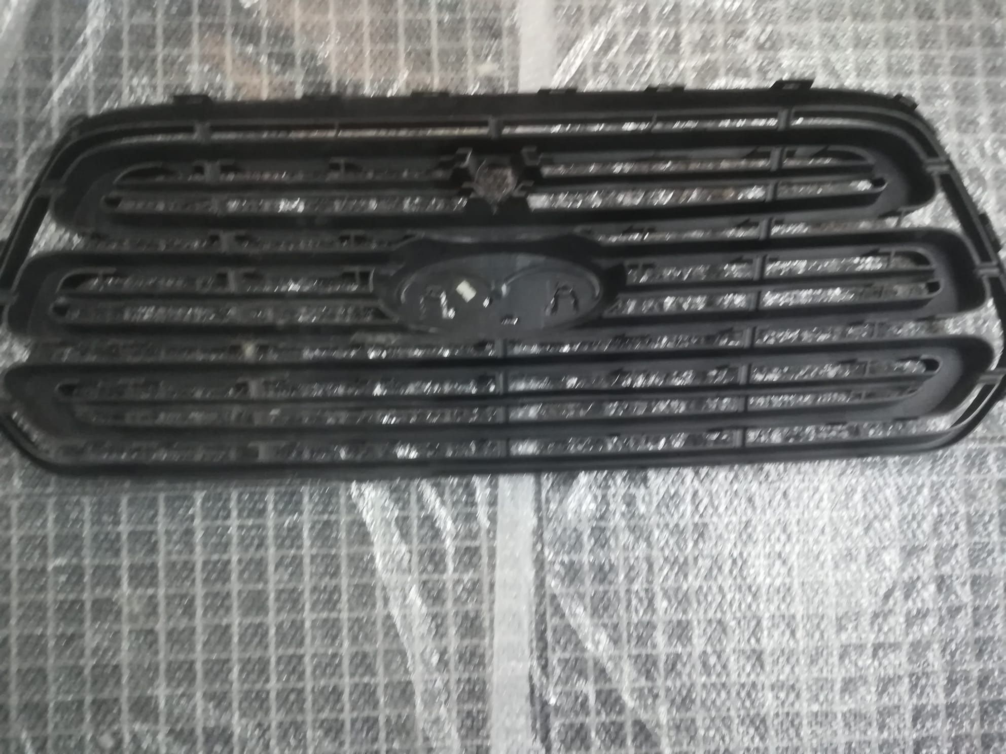 Vând grilă radiator bara fata  Ford Kuga, Ford focus 3 Ford Tranzit,20