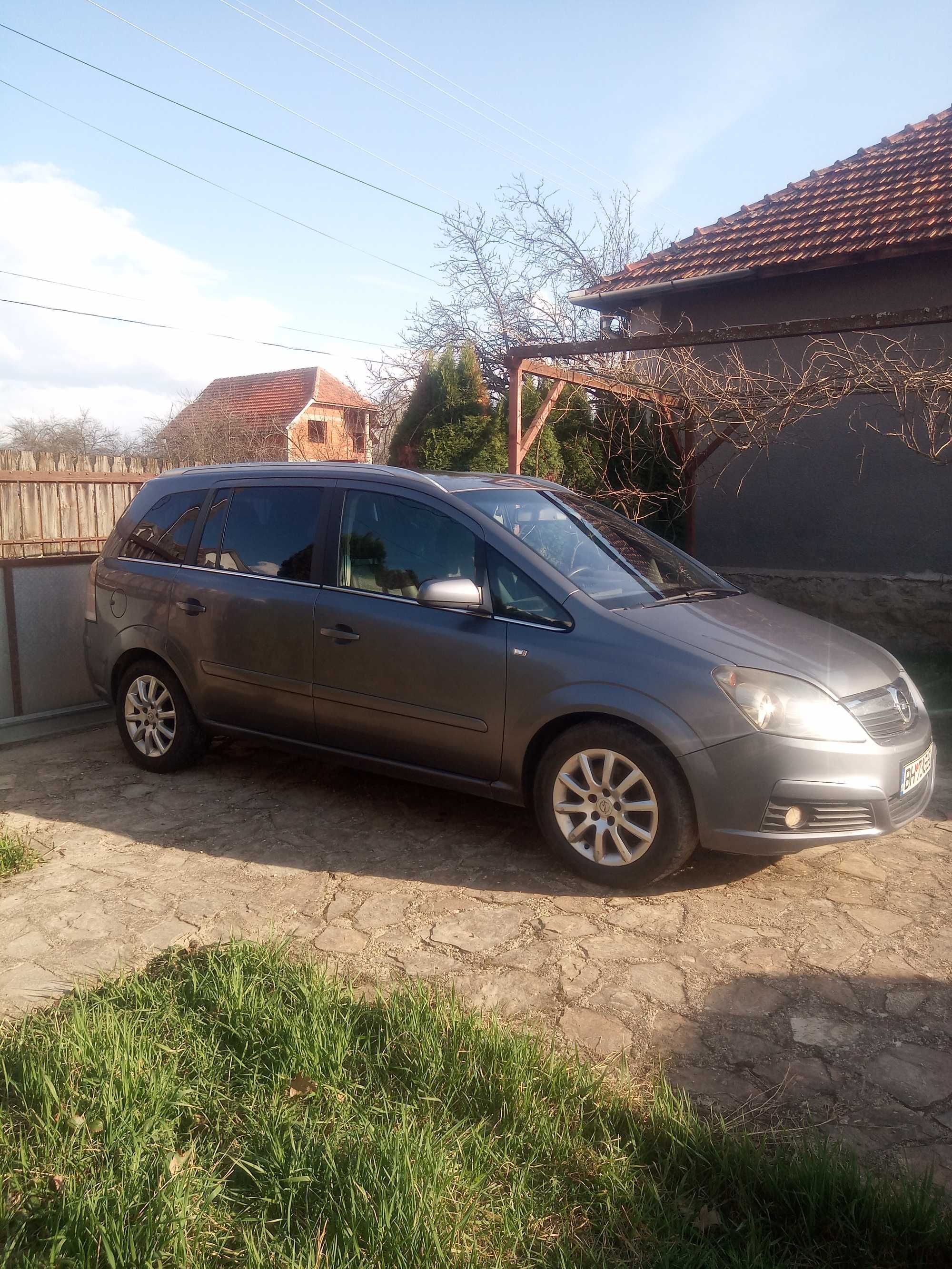 Opel Zafira b 150cp