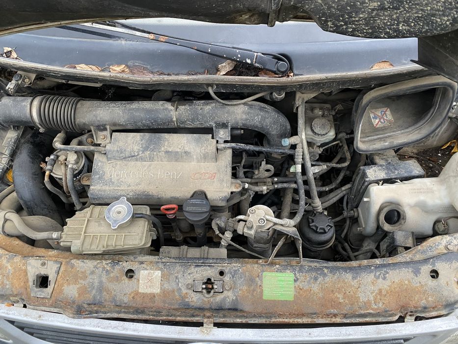 Dezmembrez mercedes vito