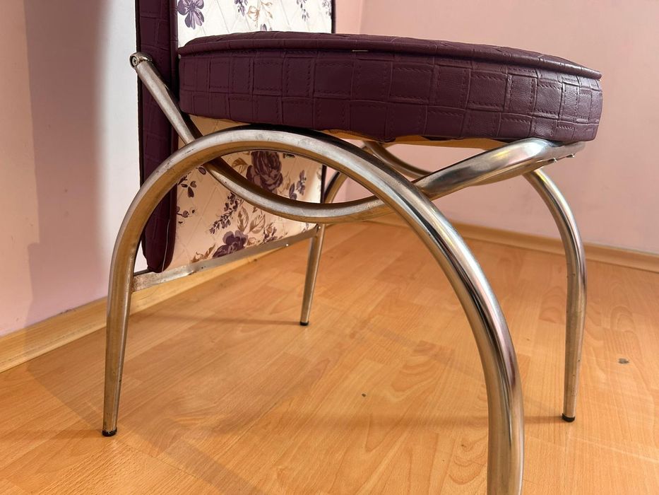 Столове за трапезна маса