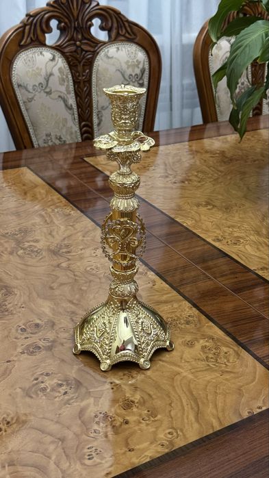 подсвечник золотистый