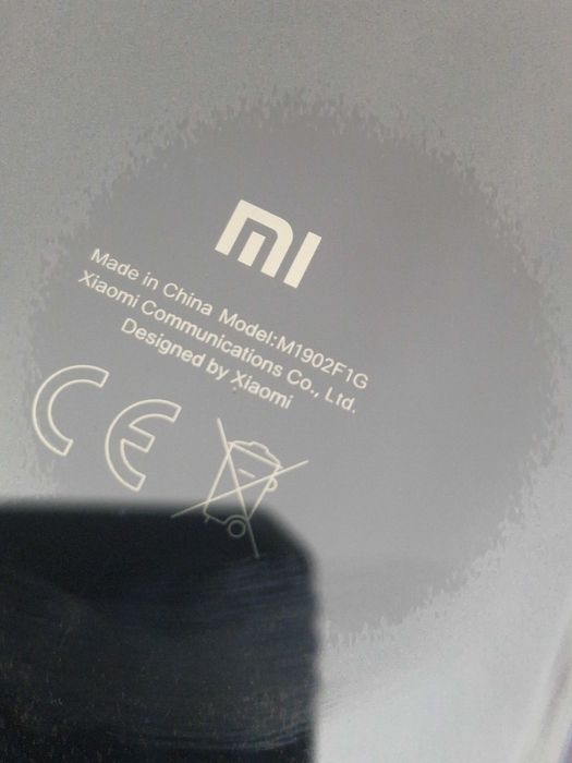 Xiaomi Mi 9 (M1902F1G)