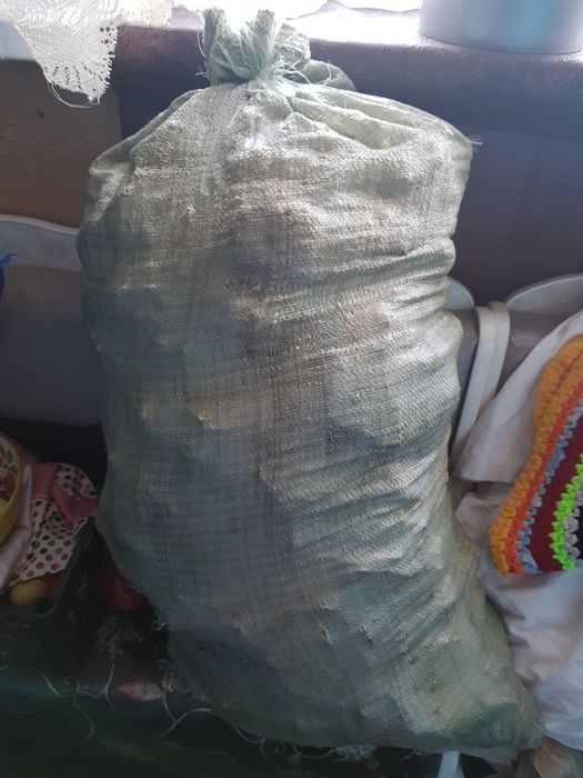 Продам хлеб -сухари на корм скоту