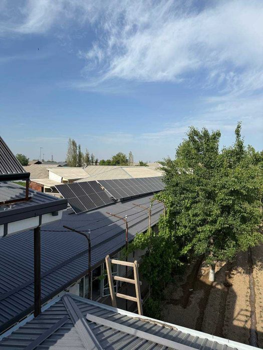 Quyosh panellari o'rnatish. Установка солнечных панелей.