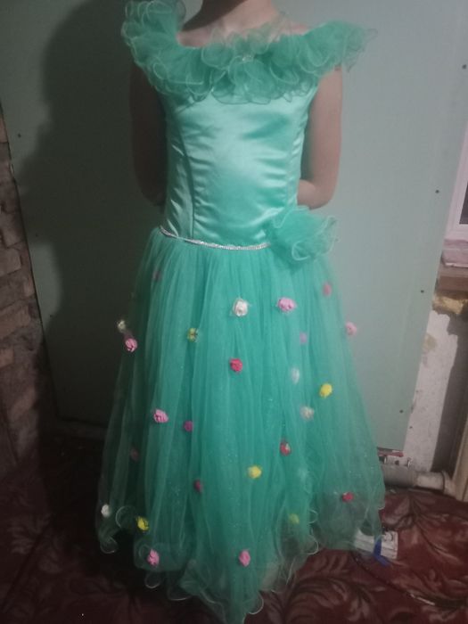 платье для праздника на девочку