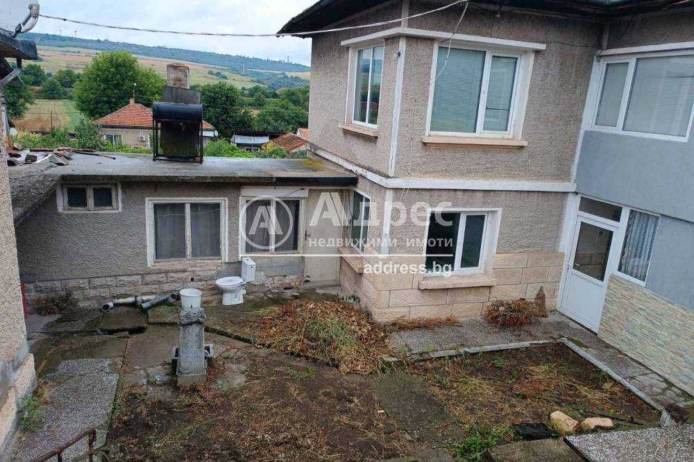 Продава се Къща в с. Гецово, Област Разград - 142 кв.м за 647 €/кв.м - Снимка #1