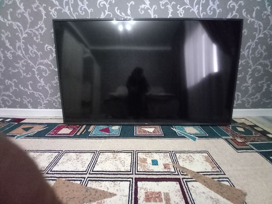 Телевизор LG 180 см.на запчасти.