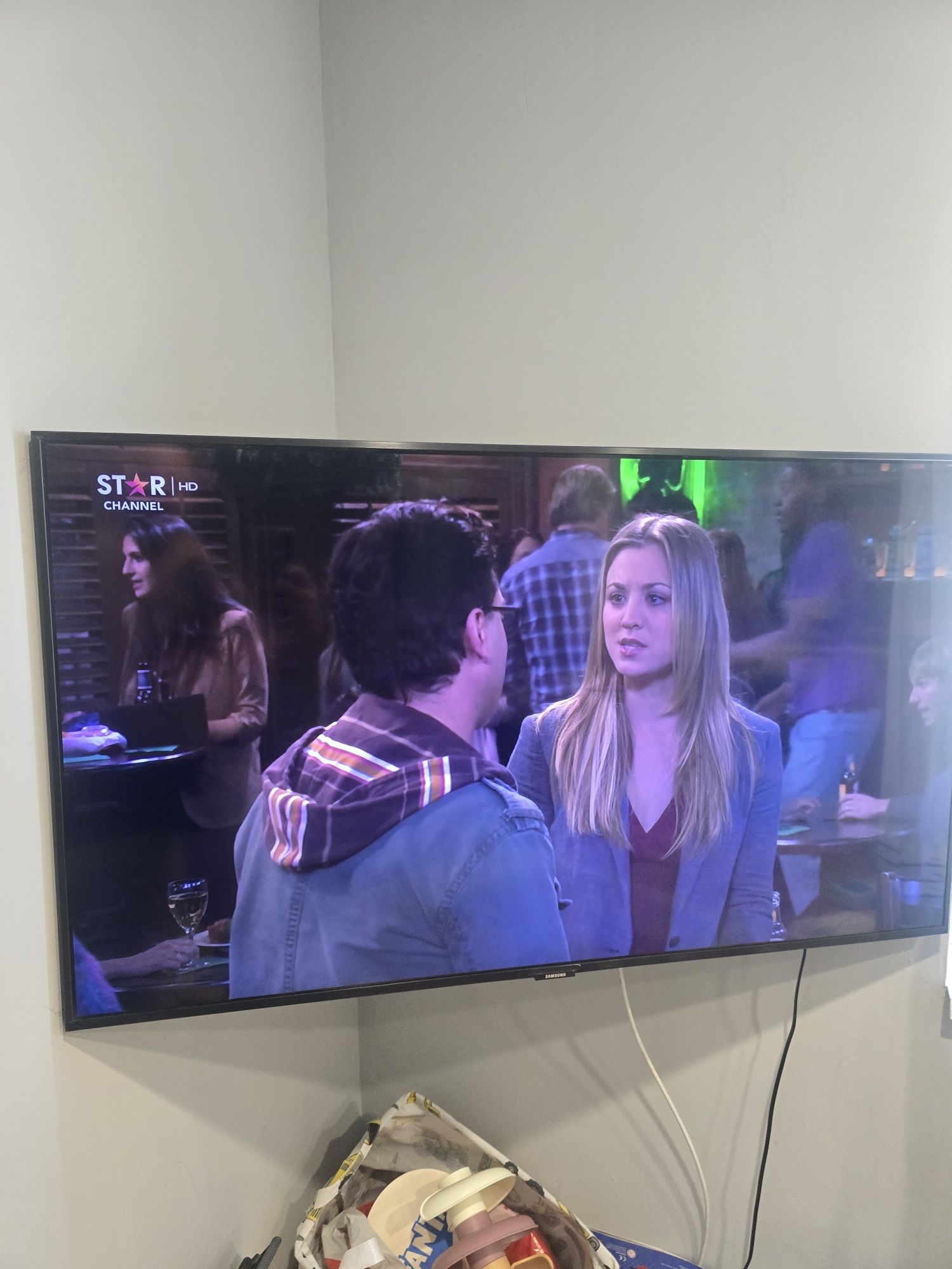 Телевизор 4k smart  43 инча Samsung UE43TU7092U