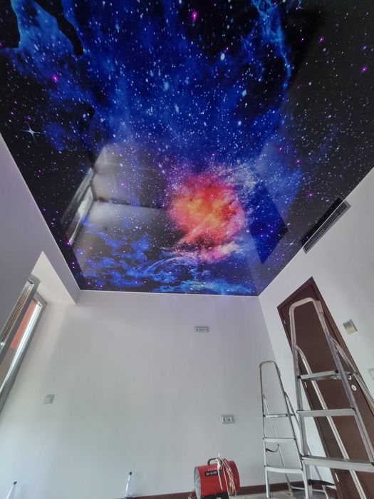 Tavan cer instelat din fibra optica