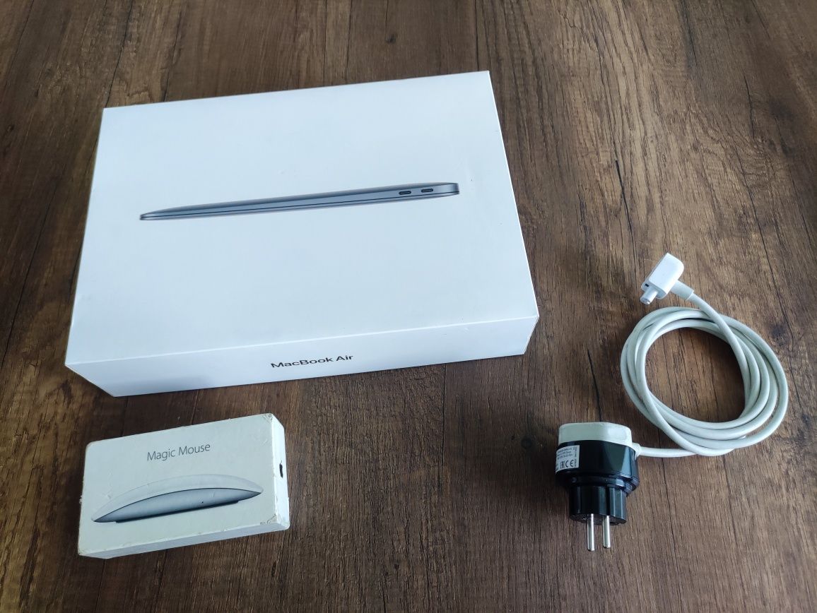 Apple MacBook Air i5 (2020) Retina 256GB 8GB RAM + Apple Magic Mouse 2