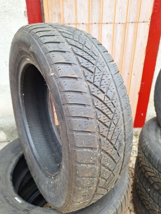 Vând 2 seturi de anvelope super preț