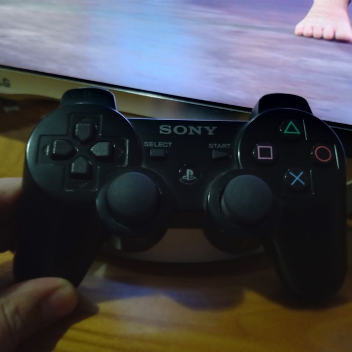 Продается пс3 на запчасти.Обмен приветствуется.