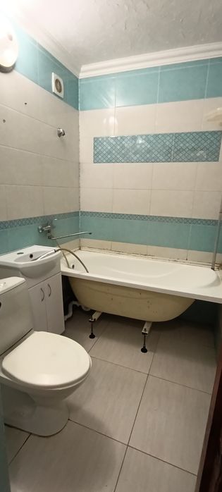 Продам 1-к 2/4 возле ул. Конституциии