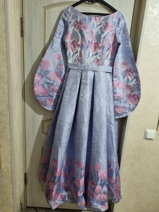 Вечернее платье нежно голубого цвета