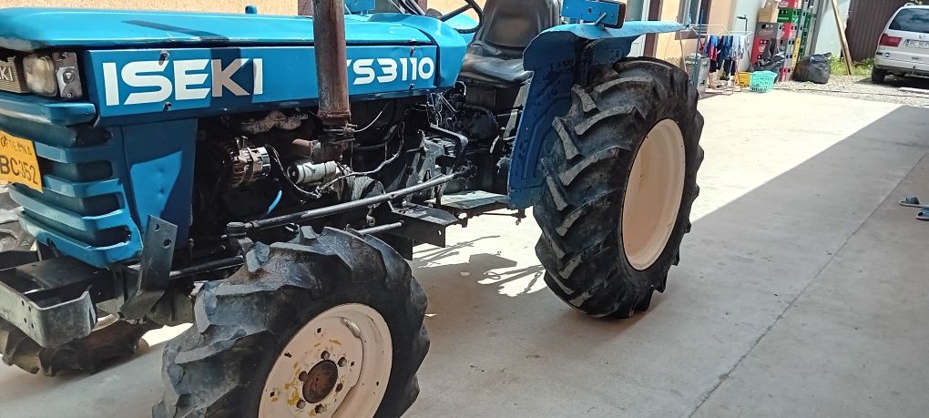 Tractor 4x4 cu freză