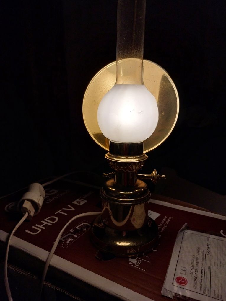 Veioza, lampă electrica