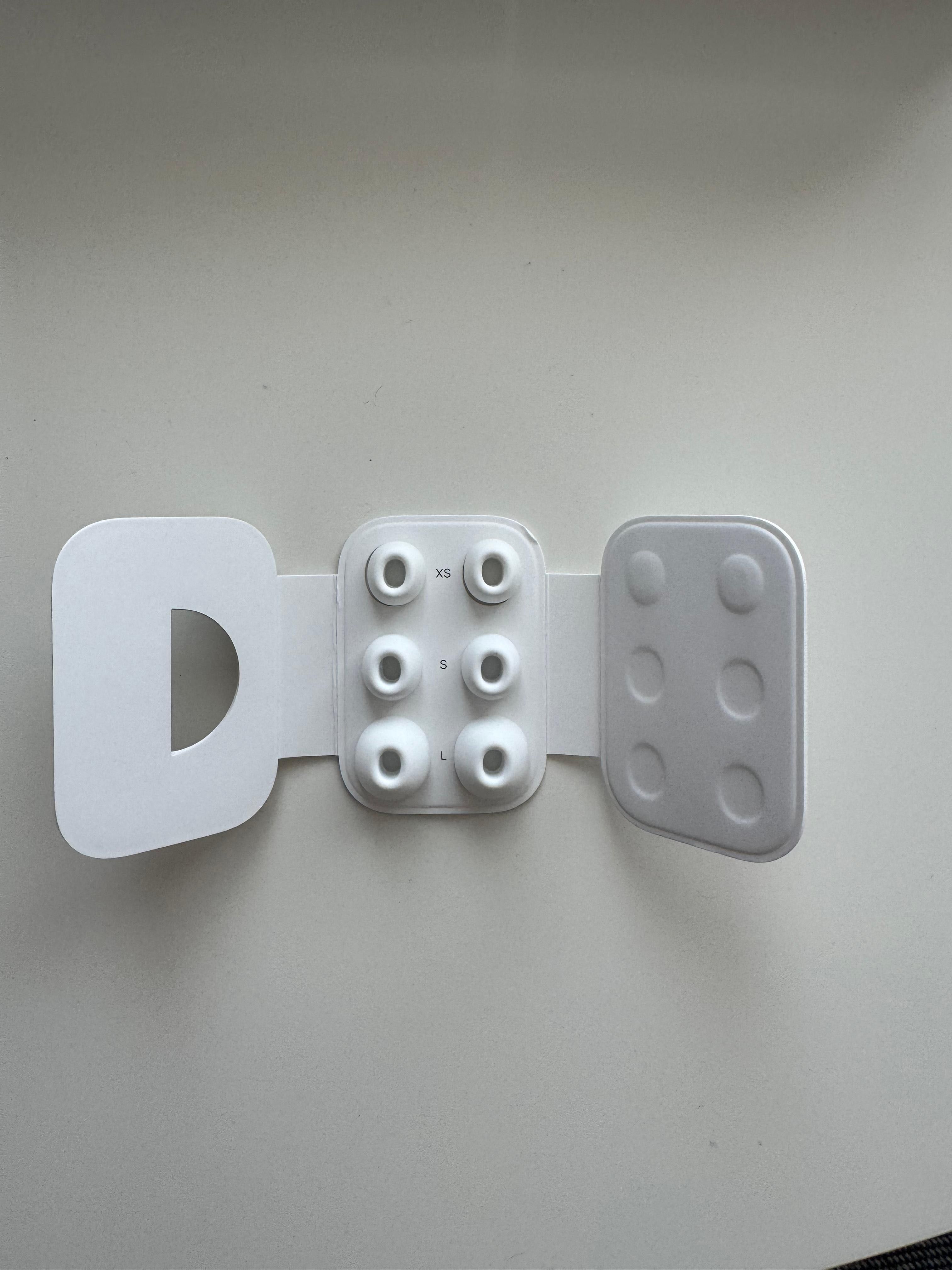 AirPods Pro (gen.2) cu carcasa de încarcare MagSafe (USB-C)