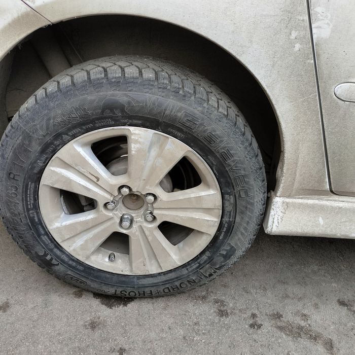 Шины зимние р17, 225/65