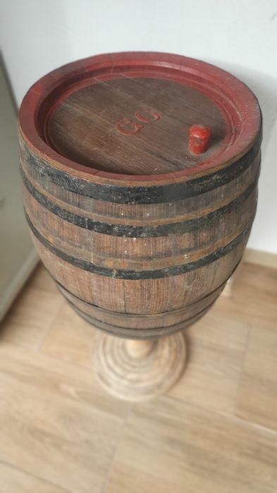 Vand butoi lemn în Sebes Alba