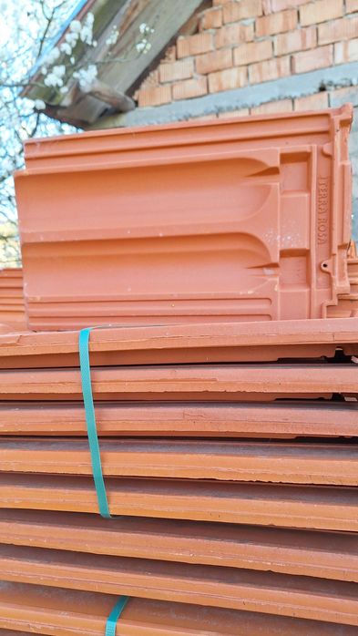 Vând tiglă noua pret bun