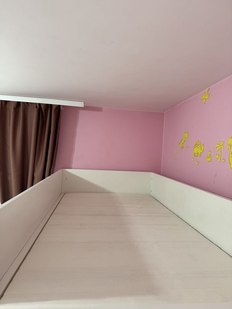 Ikea Set pat supraetajat cu birou, dulap si saltea, demontare cumpara