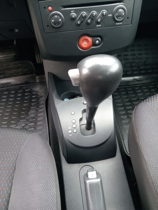 Vând Renault Clio automat 1.6 benzina