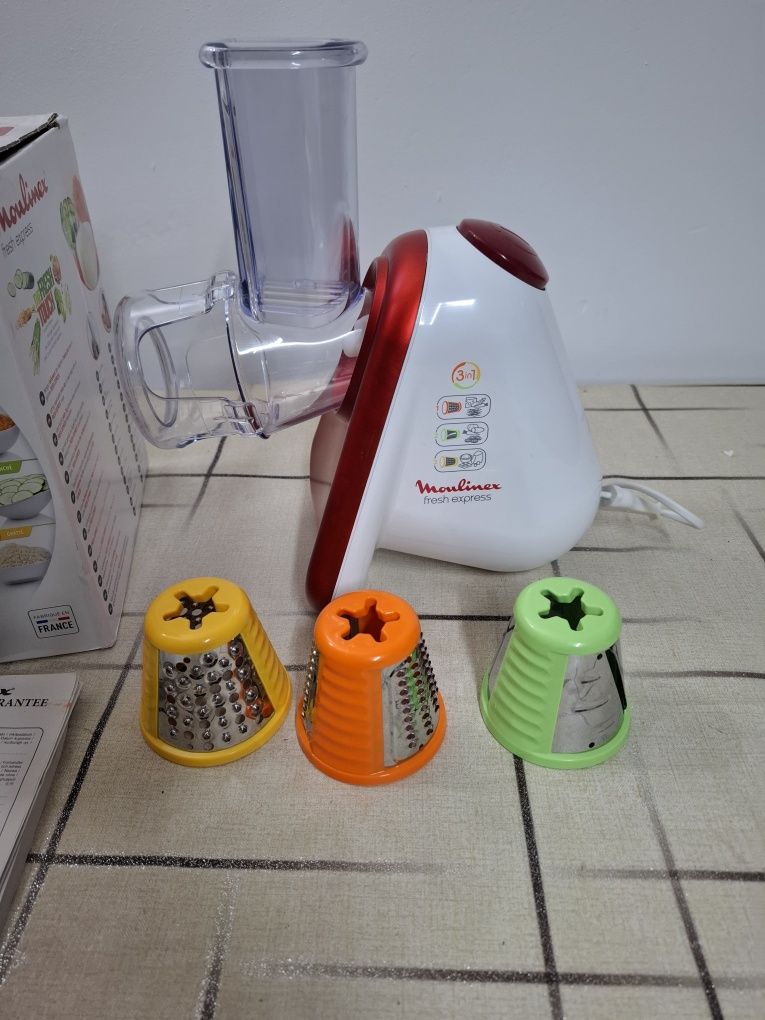 Moulinex Fresh Express 3в1 200W зеленчуко,рязане, настъргване, решетка