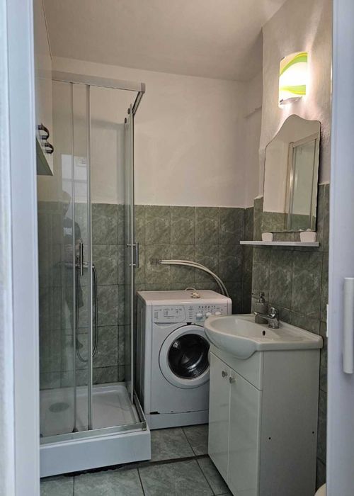 Inchiriez apartament cu 1 camera zona Sovata cu loc de parcare