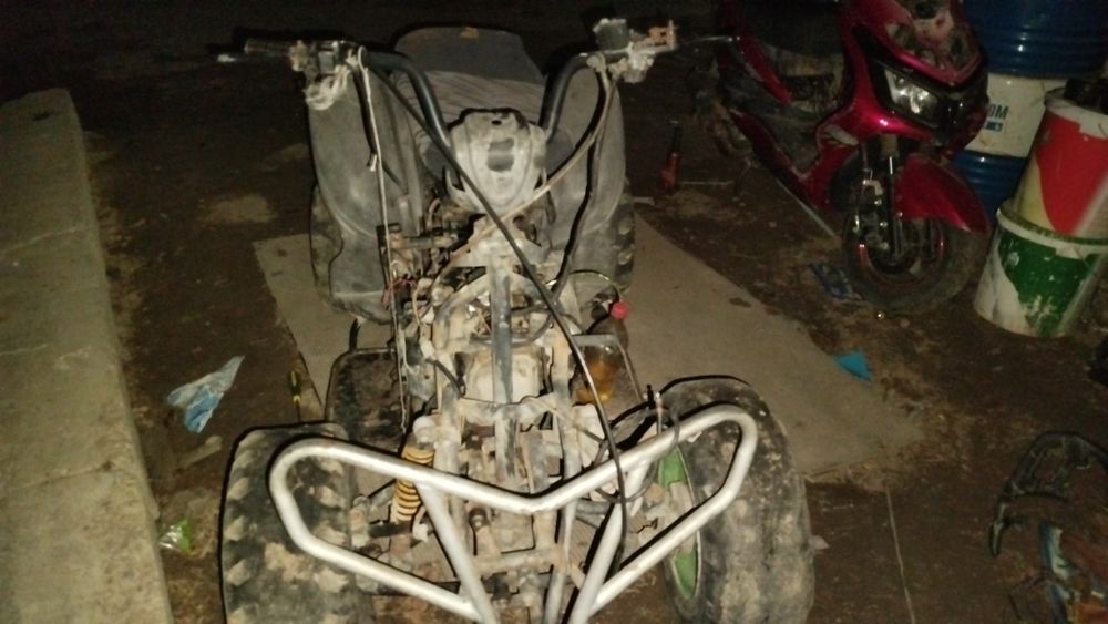 Продаю квадроцикл на ходу