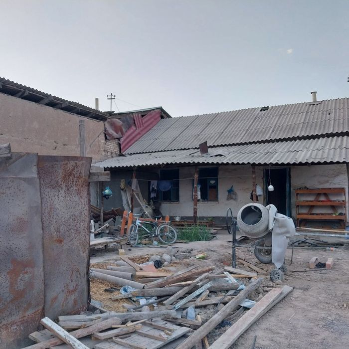 4 sotix uy sotiladi SROCHNA Sergelida narxini kelishamiz