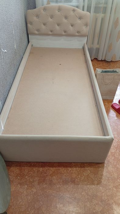 Продам кровать  б/у
