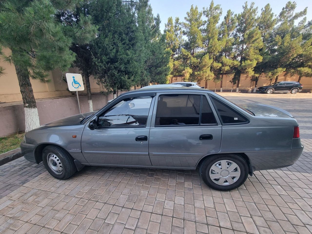 Nexia 2 legenda 1.6 сотилади