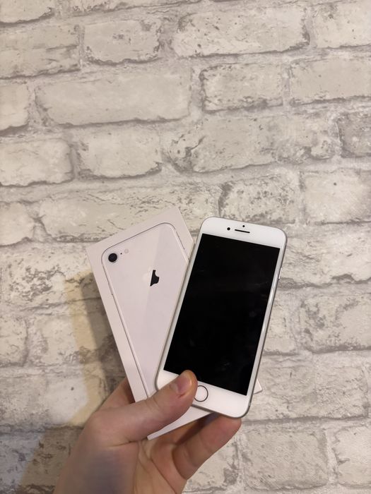 Продам Iphone 8 64гб