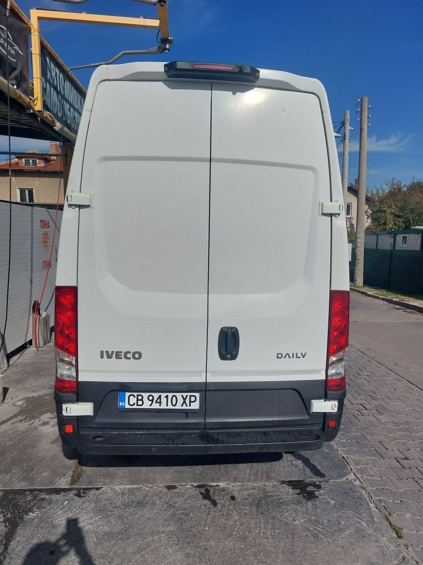 Бус под наем Iveco Maxxi 110лв