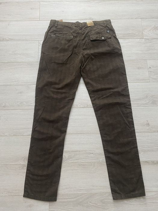 Pantaloni barbatesti noi marimea 34